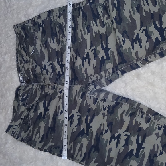 Camo High Rise Skinny - Picture 4 of 5